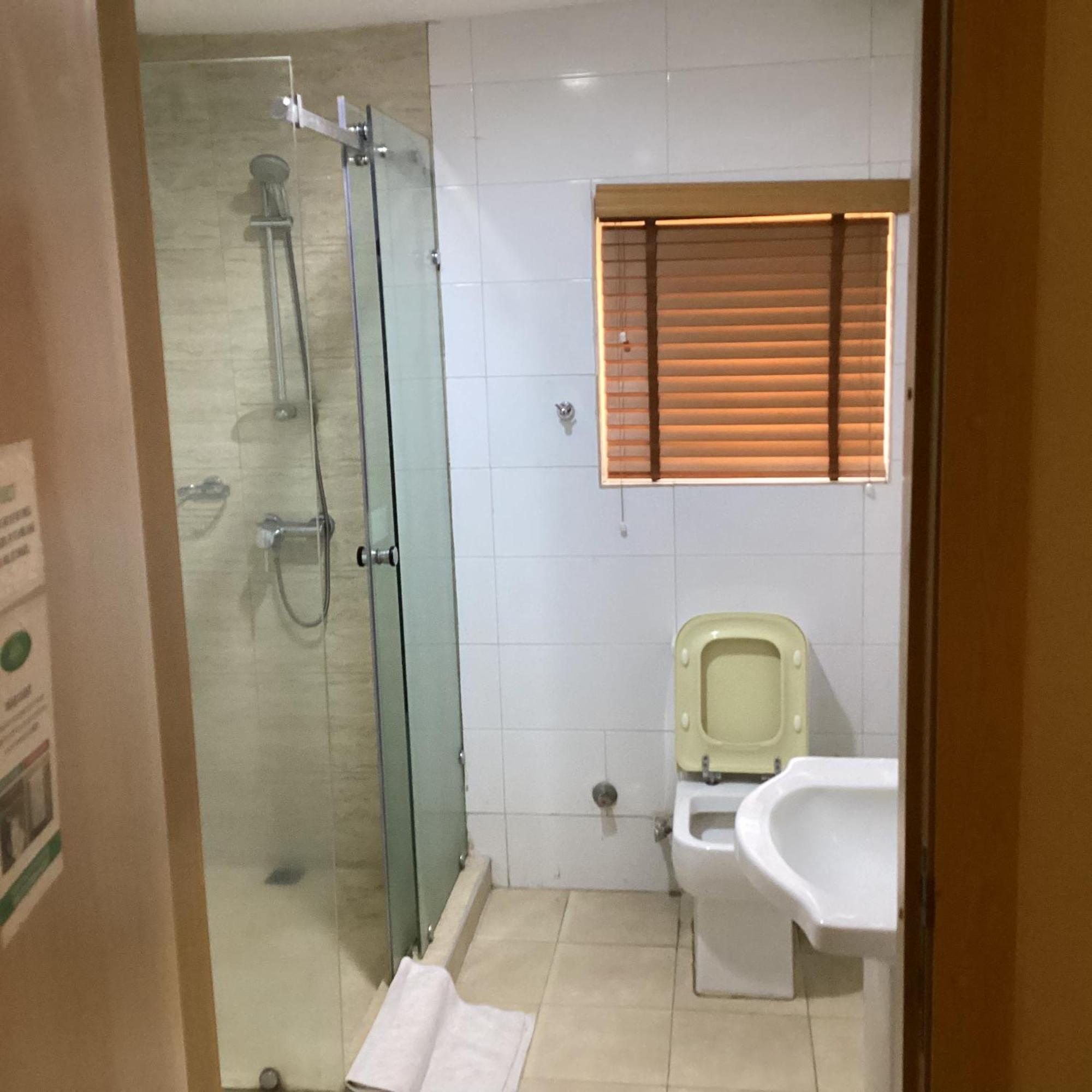 Adis Hotels Ibadan Extérieur photo