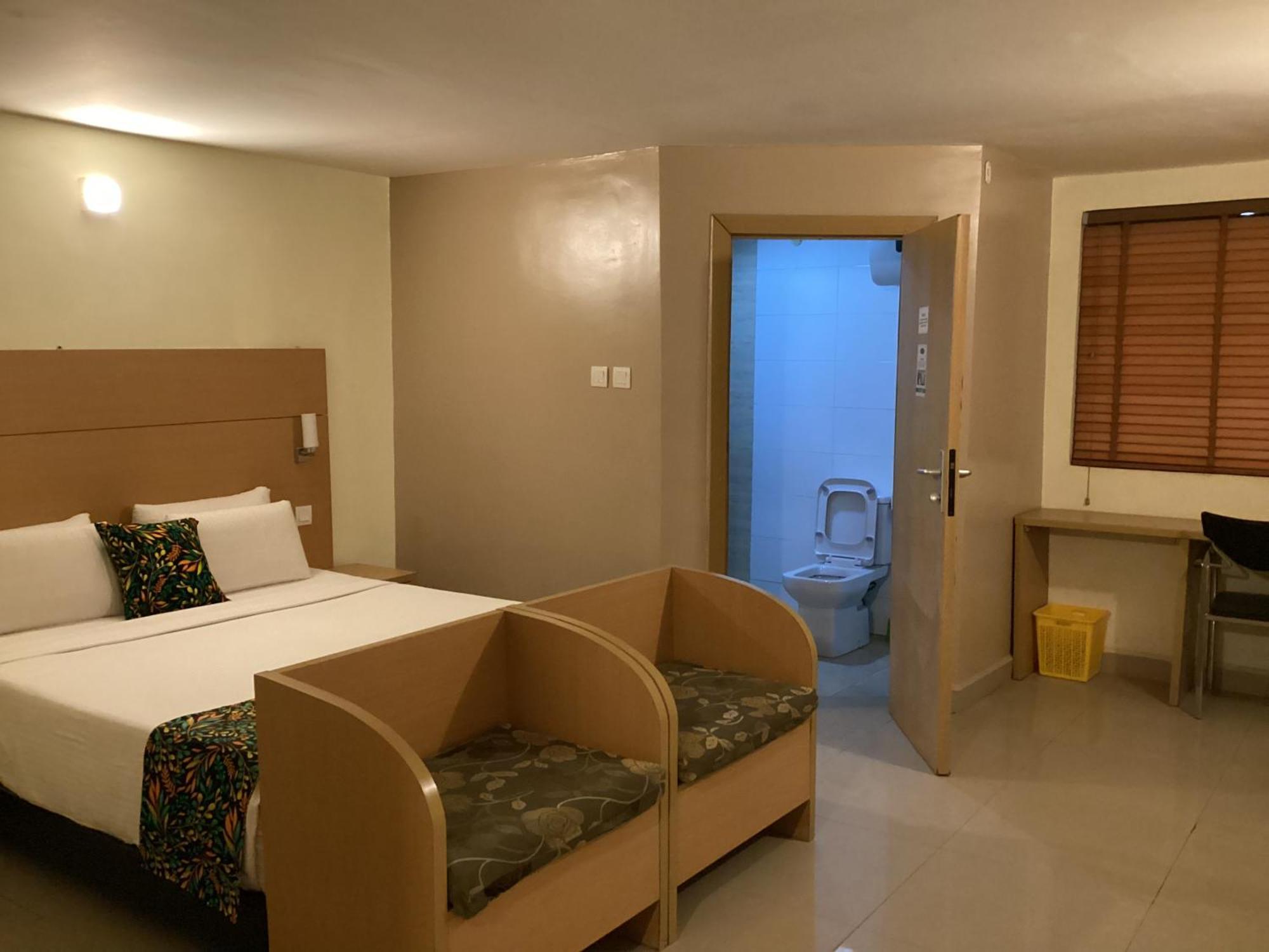 Adis Hotels Ibadan Extérieur photo