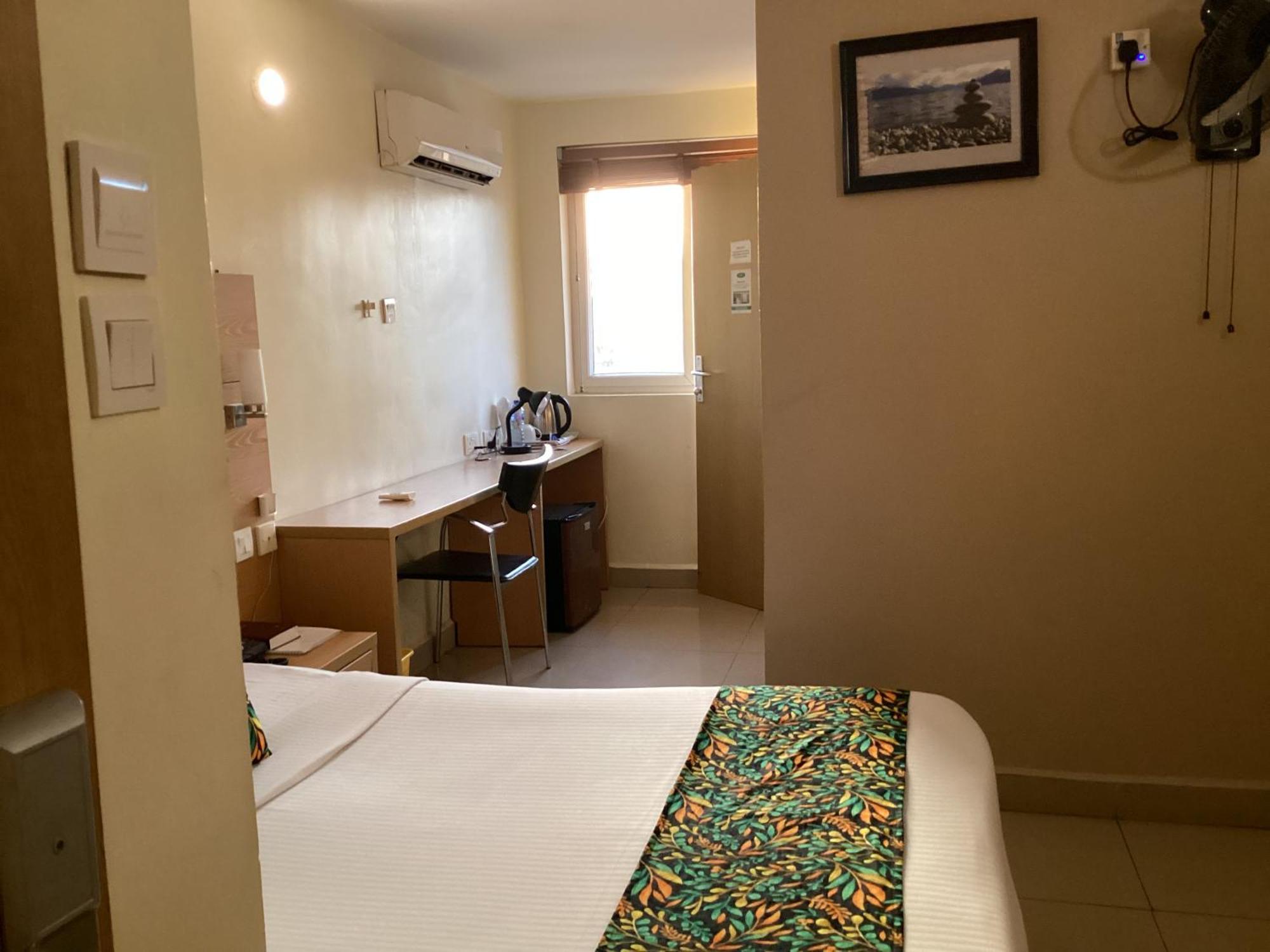 Adis Hotels Ibadan Extérieur photo